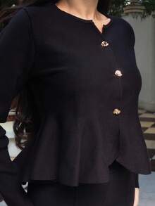 Durrani Popal 优雅针织开衫，配金色纽扣 - 女士长袖修身毛衣外套，金色纽扣开衫，女士修身开衫，优雅针织衫，结构针织开衫，秋冬女士荷叶边上衣 - 黑色 - 查看 3