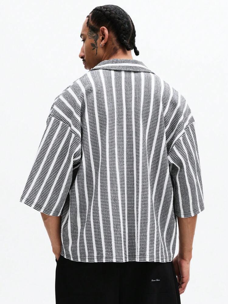 Gestreiftes Kurzarmhemd mit Knopfleiste