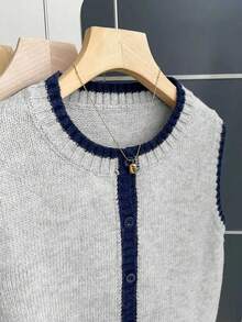 Franclia Áo vest len nữ kiểu Pháp cổ tròn dáng rộng không tay, viền tương phản, thích hợp cho mùa thu/đông. - Màu Xám nhạt - Xem 5