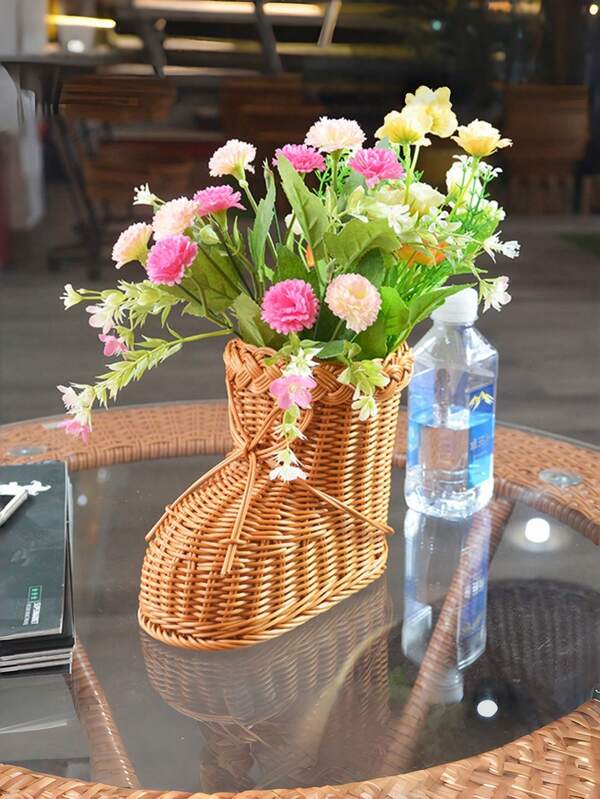 Zazumi 1PC Creative Shoe Shape Storage Basket Woven From Imitation Rattan Plastic Material Decorative Display For Home Store Desktop Flowers Organizer Unique Gift Idea