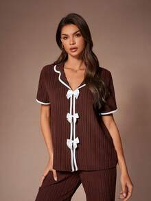 SHEIN Bộ đồ ngủ nữ 2 món gồm áo cổ bẻ, áo tay ngắn và quần dài, kiểu dáng ngọt ngào và thanh lịch, thích hợp cho mùa xuân/thu. - Cà phê nâu - Xem 1