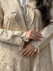 Yasmyna Damen Jacquard Einreihiger Lässig Everyday Abaya Robe mit langen Ärmeln - Aprikosenfarben - Übersicht 6