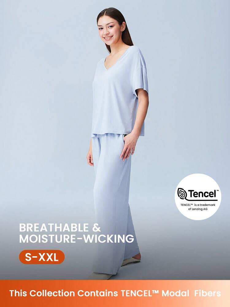 Ensemble de pyjama aérien en TENCEL™ Modal de base, t-shirt et pantalon avec poches. Assortiment pour le printemps et l'été
