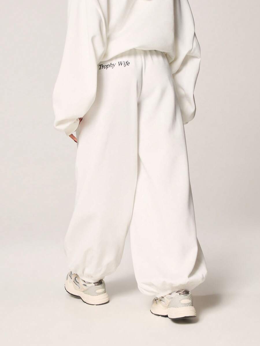 MISSGUIDED Trophy Wife Slogan Joggers Loose High Rise Wide Leg Drawstring Waistband Casual Sweatpants Comfortable Loungewear Fall Winter - White - View 1