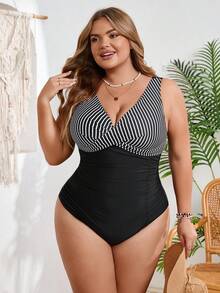 SHEIN CURVE+ 大码女士条纹交叉前开连体泳衣，收腹沙滩装夏季泳衣，夏季海滩，沙滩度假泳衣，夏季，女士度假装，女士沙滩装，大码连体泳衣套装，泳衣，显瘦泳衣 - 黑色 - 查看 5