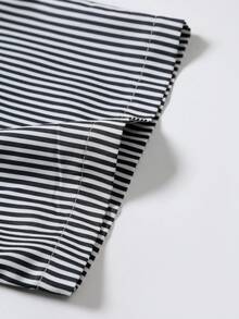Manfinity Roghcode Men's Striped Printed Fabric, Loose Fit, Letter Graphic Shirt - Black and White - View 7