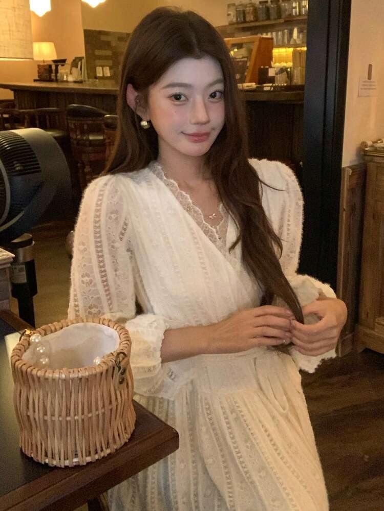 Women's V-Neck Lace Embellished Korean Style Solid Color Long Sleeve Tie Waist Mid-Length Dress Sundress