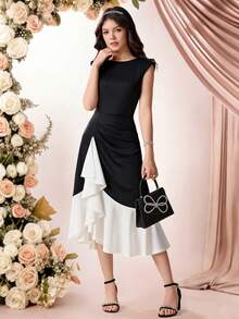 SHEIN Pitira 少女黑白撞色纯色无袖荷叶边蕾丝修身连衣裙长款晚礼服，优雅，适合派对、约会、重要家庭聚会等场合。女士优雅连衣裙，黑白连衣裙，黑白连衣裙，不对称连衣裙，少女黑白连衣裙，女士休闲连衣裙，中长连衣裙，荷叶边连衣裙，双色连衣裙，黑白中长连衣裙，无袖连衣裙，少女中长连衣裙 - 黑與白 - 查看 7