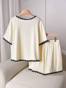 CosyJoli 大码女式V领系带短袖上衣和短裤休闲日常套装 - 杏色 - 查看 2