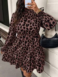 SHEIN Frenchy 大码女式豹纹立领长袖连衣裙，秋冬款，豹纹灯笼袖荷叶边下摆系带连衣裙 - 粉色 - 查看 1