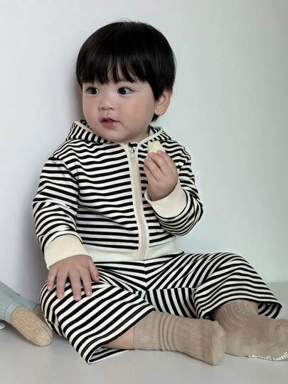 DAZY Set de 2 piezas de sudadera con capucha a rayas y pantalones holgados a rayas para niños pequeños
