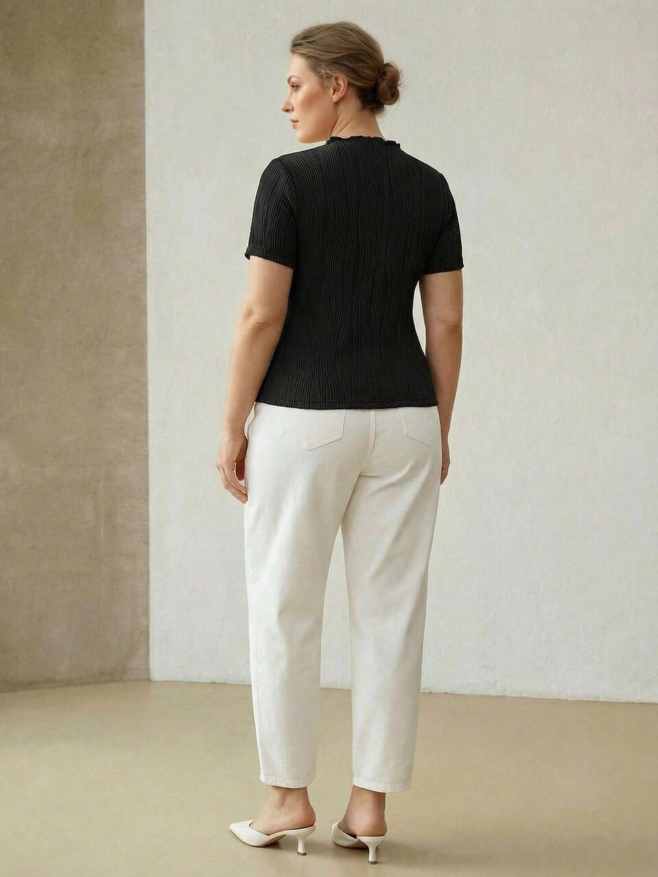 PLUS ELEGANT KNIT TEXTURED ELASTIC T-SHIRT WITH SMALL STAND COLLAR, SPRING/SUMMER