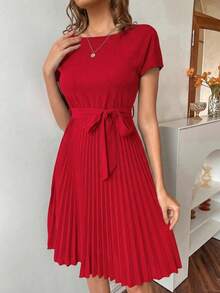 SHEIN Gaun Wanita Warna Burgundy dengan Hem Berlipit dan Sabuk di Bagian Dalam - Merah - View 4