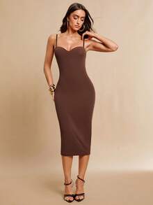 Silquee This Sexy, Figure-Hugging Brown Maxi Dress Boasts A Beautiful Cut And Is Made Of Highly Elastic Fabric For Exceptional Comfort. The Elastic Shoulder Straps Make It Suitable For Everyday Wear. Built-In Bra Pads Provide Excellent Support. Whether For Valentine's Day, A Date, A Night Out, Or An Evening Out, It's The Perfect Choice. A Brown Dress Is An Essential Fashion Item For Spring And Summer.Tight Body Shape,Carnival - Chocolate Brown - View 1