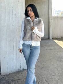 Vassilux 女士纯色前开蓬松背心夹克（冬季） - 杏色 - 查看 3