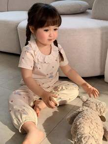 DAZY 2件套女婴蕾丝拼接卡通爱心印花长袖上衣和裤子睡衣套装 - 米色 - 查看 1