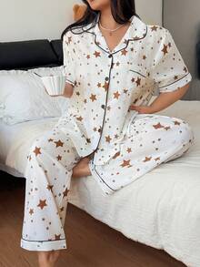 Napfluff CURVE Napfluff CURVE Conjunto de pijama de manga corta con cuello de solapa, estampado de estrella y arruga de burbuja en talla grande. Pijama con estampado de estrella, conjunto de pijama lindo y cómodo para mujeres, ropa de dormir para mujeres - Blanco - Ver 4