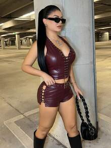 Dayanna Comas 2件套女士深酒红色露背上衣和高开叉短裤套装 - 紅色 - 查看 4