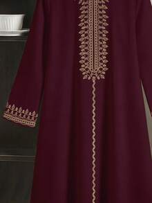 SHEIN 少女款可爱、优雅、复古、别致的长袖长袍，饰以金色蕾丝印花，酒红色，适合春夏、节日、庆典等场合，尽显优雅气质。 - 白色 - 查看 6