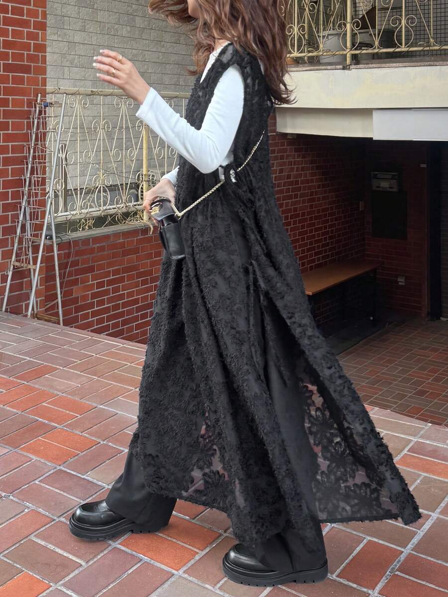 FRIFUL Women's V-Neck Embossed Casual Versatile Sleeveless Dress - Black - View 1