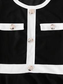 少女复古法式黑白拼接短袖夏季高腰修身连衣裙，饰以金色纽扣，百搭优雅，适合通勤、约会、派对等多种场合。 - 黑色 - 查看 4