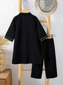 SHEIN 男婴夏季碎花边长袖睡袍上衣搭配黑色长裤套装，适合外出、休闲穿着和派对。 - 黑色 - 查看 2