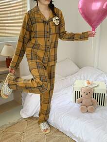 Bộ đồ đôi kẻ caro cổ điển dành cho nữ tuổi teen, màu nâu, kiểu dáng thoải mái, gồm áo tay dài cổ bẻ và quần dài. - Màu vàng - Xem 4