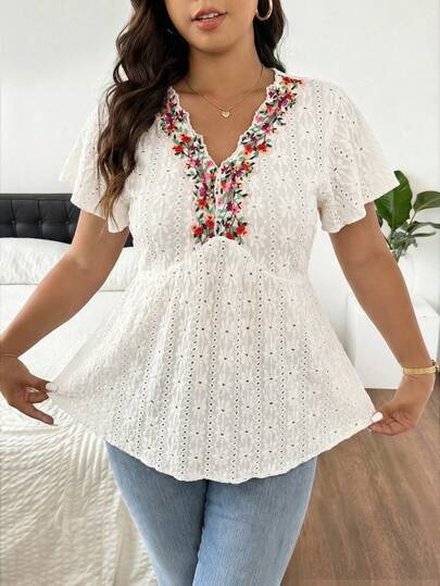 SHEIN Frenchy Camiseta de mujer de talla grande con cuello en V, encaje y parches con estampado de flores y teñido anudado