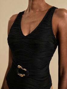 Vesra 女士优雅金属装饰V领露背连体泳衣，黑色，适合夏季度假和海滩穿着 - 黑色 - 查看 4