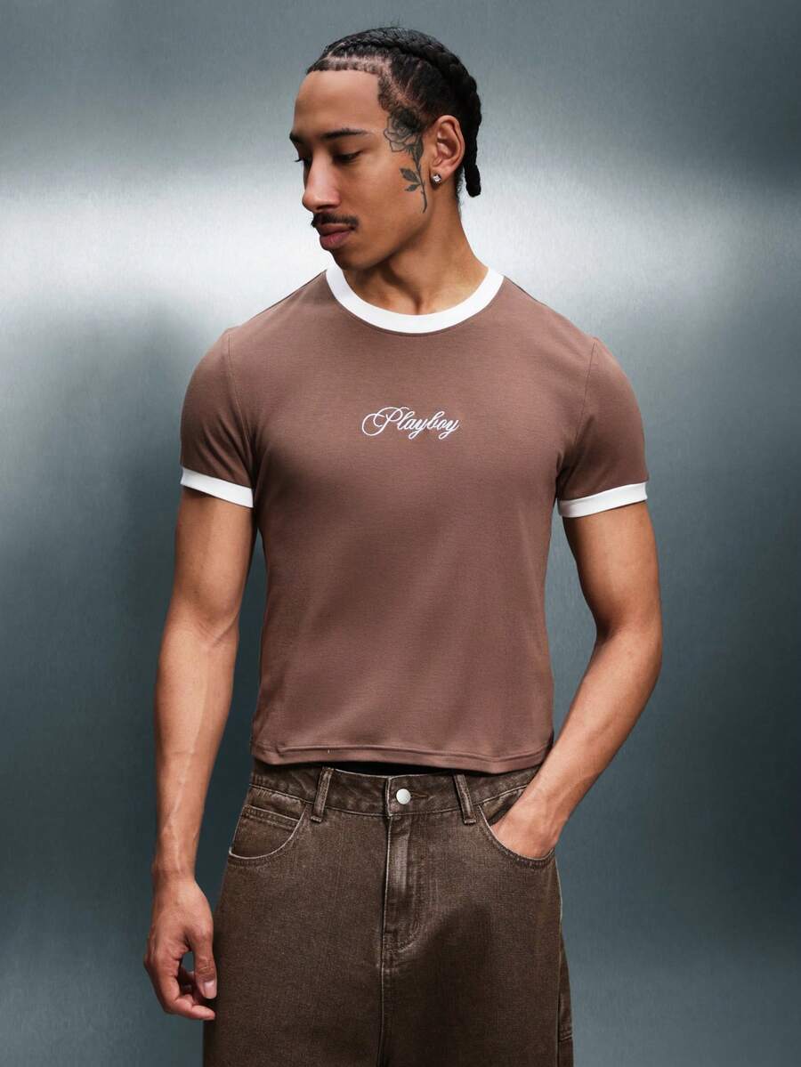 PLAYBOY X SUMWON Áo thun nam tay ngắn cổ tròn in chữ, chất liệu cotton, kiểu dáng thường ngày, thích hợp mặc mùa hè, dáng regular fit, viền cổ. - màu nâu - Xem 1