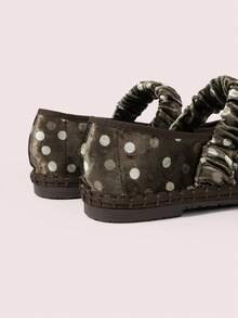 CUCCOO DOLLMOD 女士亮橙色优雅天鹅绒经典舒适褶皱弹力玛丽珍平底鞋 - 棕色波點 - 查看 8