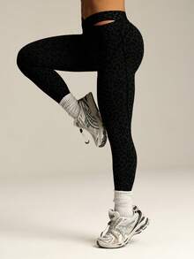 Rhythm Era 1件装女士加大码无缝性感豹纹交叉腰带健身紧身裤，适合锻炼、跑步、瑜伽等运动。 - 黑色 - 查看 4