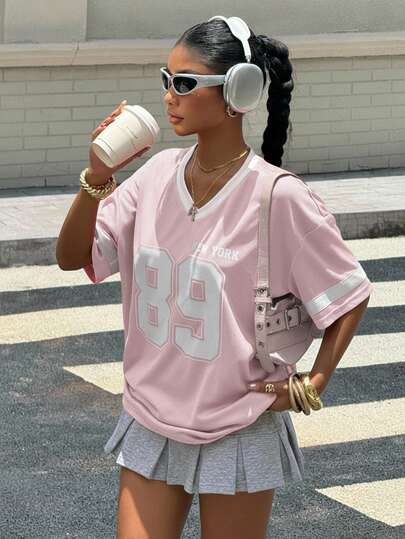 SHEIN Teen Girls Fashionable Loose Fit V-Neck Short Sleeve T-Shirt With Needle & Thread, Letter & Number Print For Spring/Summer