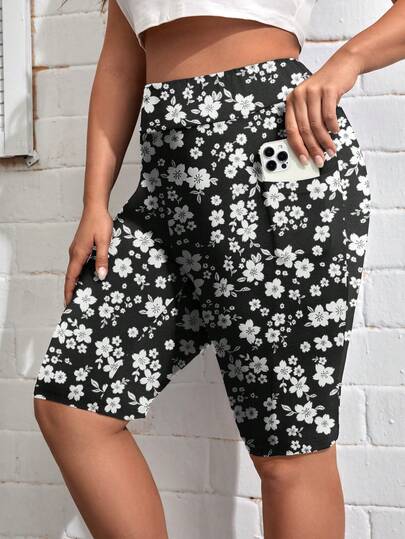 SHEIN Essnce Plus-Size Women's Spring/Summer Fashionable Casual High-Elasticity Comfortable Everyday Basic Versatile Slimming Black And White Floral Skinny Legging,Pocket Motorcycle Shorts,Summer Outfits,Street Wear,Curve Pants,Summer Shorts Floral Shorts Printed Shorts Black And White Shorts Shorts For Women Spring Women Shorts Plus Size