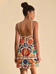 Travachic 休闲简约度假风彩色几何图案印花露背迷你连衣裙，适合春夏度假 - 白色 - 查看 2