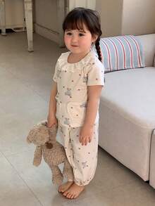 DAZY 2件套女婴蕾丝拼接卡通爱心印花长袖上衣和裤子睡衣套装 - 米色 - 查看 4