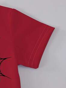 GraphicGems 1 套幼儿男孩酷炫蜘蛛网和蜘蛛图案红色 T 恤和黑色短裤，轻便服装，适合日常玩耍和装扮，春夏季节的亮眼之选 - 彩色 - 查看 4