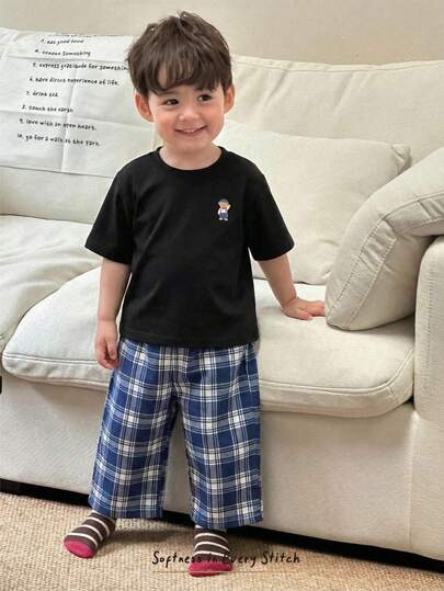 Cozy Pixies Conjunto de 2 piezas de parte superior de manga corta de cuello redondo suave con estampado de oso de dibujos animados y pantalones a cuadros para bebé niño