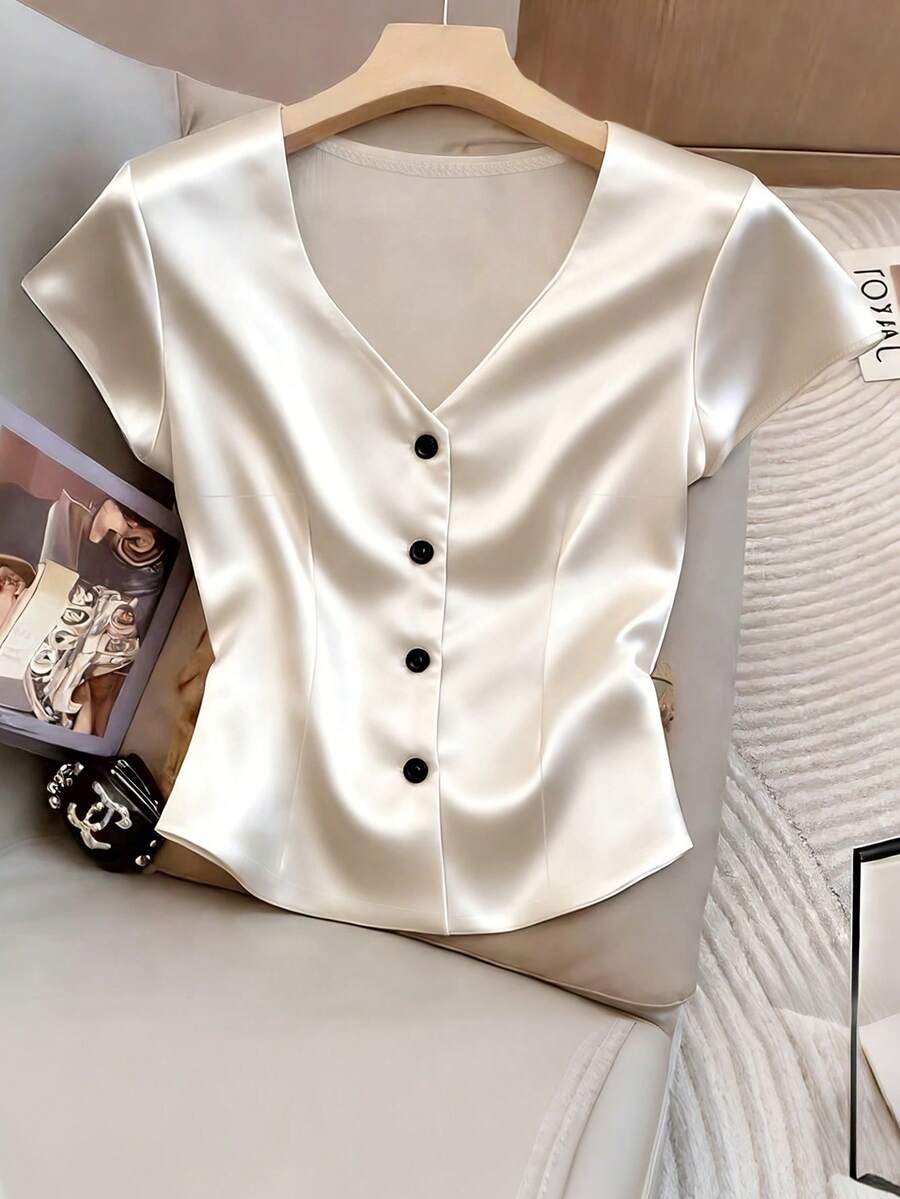 GlowEve 女士杏色光滑凉爽面料V领开襟撞色纽扣设计优雅衬衫，适合生日礼物、约会、派对、职场等场合，高品质优雅，春夏新款时尚必备，百搭短袖上衣 - 杏色 - 查看 1
