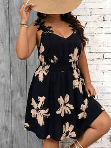SHEIN Frenchy Đầm ngắn dáng chữ A thắt eo, họa tiết hoa, cỡ lớn, thích hợp cho kỳ nghỉ, thường ngày. - màu đen - Xem 1