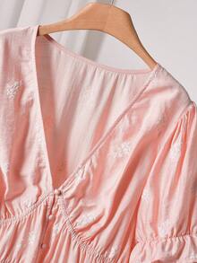 CosyJoli 大码女式花卉刺绣纽扣荷叶边衬衫 情人节 - 粉色 - 查看 4