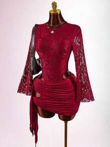 Amplova Bộ 2 món ren khoét lưng gợi cảm, bodysuit tay loe lưới mỏng kèm chân váy quấn, thích hợp cho các buổi hẹn hò, mùa thu/đông - Màu Đỏ Sâu - Xem 3