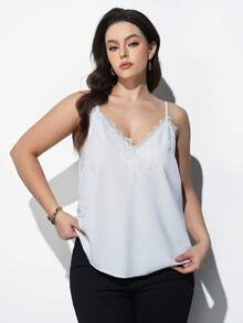 Maija 加大码白色蕾丝拼接吊带背心，优雅浪漫，时尚舒适，宽松V领可调节细肩带，适合度假、商务休闲、户外穿着。白色蕾丝吊带背心，蕾丝边饰，白色吊带背心，白色上衣，曲线白色上衣，圣帕特里克节女士复活节夏季复活节女士派对上衣，海滩夏季假期，女士度假，夏季女士外出，毕业典礼。 - 白色 - 查看 4