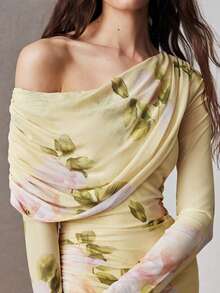 ZEYLAH Printed Fitted Bodycon Asymmetric Shoulder Dress, Spring - Yellow - View 2