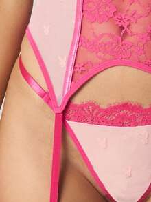 Missguided x Playboy 情人节性感内衣套装，蕾丝边心形镂空束身胸衣文胸搭配同款丁字裤 - 粉色 - 查看 5