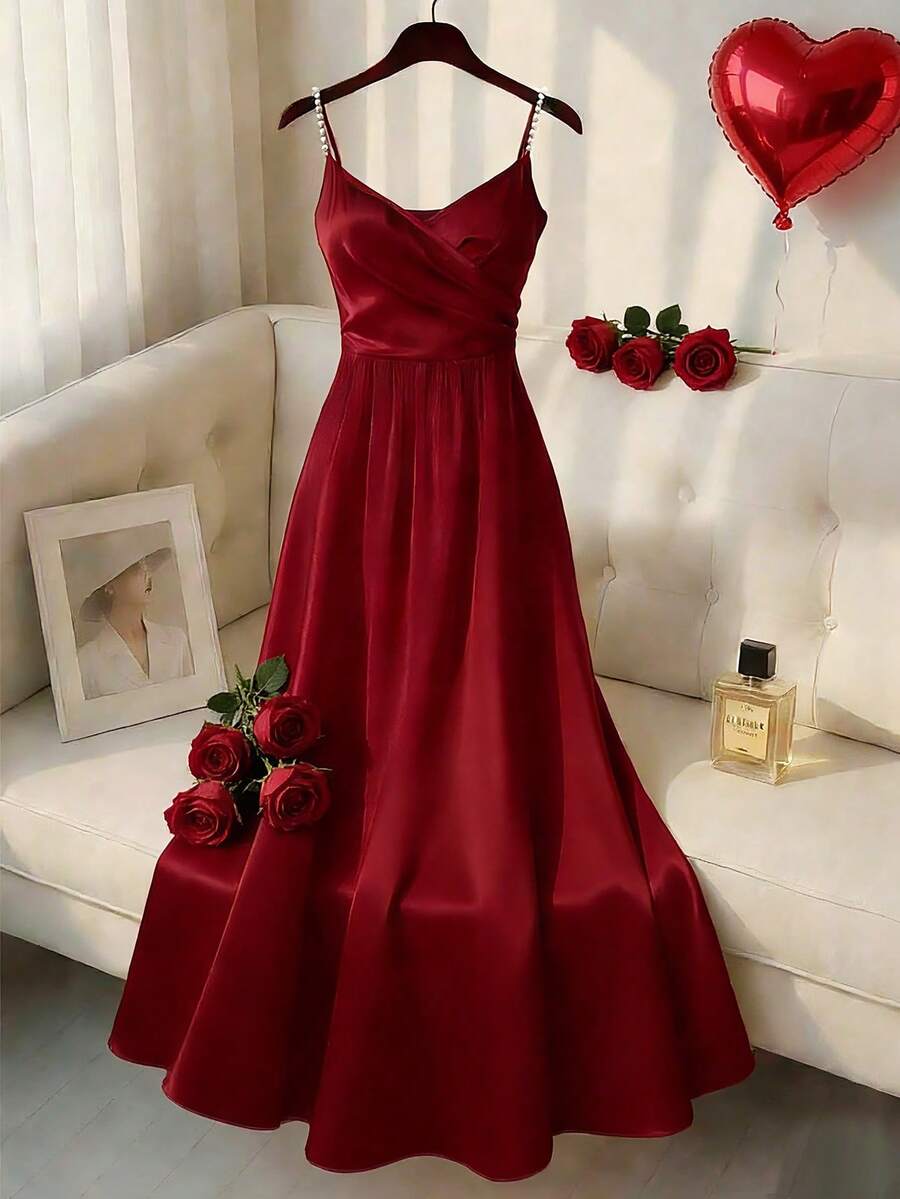 Franclia Women's New Arrivals: Spring, Summer, Autumn - Elegant, Romantic, Gorgeous - Birthday Party, Evening Party, Vacation, Everyday Wear - Elegant Commute - French Valentine's Day, New Year - Pleated Diamond Embellished Full Skirt Dress - Sexy Dress - Holiday Wear - Red Dress - New Year's Dress - Burgundy Dress - Umbrella Skirt - Red Dress - A-Line Skirt - Crossover A-Line Umbrella Skirt - Pearl Strap Maxi Dress - Birthday Dress - Party Dress - Concert Dress - Family Dinner Dress - Carnival Dress - Muslim Robe - Burgundy Dress - Inner Layer Dress - Vacation Dress - Red - View 1