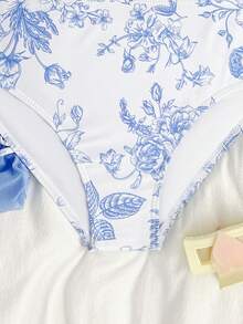 SHEIN 少女撞色印花泳衣套装 夏季两件套 度假套装 女童夏季两件套 夏季两件套 春季两件套 可爱两件套 春夏精选套装 夏季黄色吊带背心 黄色短裤 荷叶边夏季泳装 印花比基尼 蓝色比基尼套装 泳裙两件套泳装 高腰比基尼 裙式比基尼 - 藍色 - 查看 6