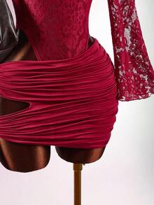 Amplova Bộ 2 món ren khoét lưng gợi cảm, bodysuit tay loe lưới mỏng kèm chân váy quấn, thích hợp cho các buổi hẹn hò, mùa thu/đông - Màu Đỏ Sâu - Xem 6