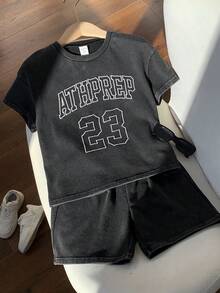SHEIN 2件套儿童/青少年男童休闲运动百搭舒适雪花数字刺绣图案圆领宽松短袖T恤和短裤针织套装，适合通勤、上学、日常休闲、度假、运动、春夏穿着。 - 黑色 - 查看 8