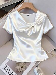 SHEIN Franclia 女士休闲优雅白色缎面短袖上衣，不对称领口设计，丝滑夏季女式上衣，适合日常穿着/度假/约会/办公场合，春季、情人节、派对等场合皆宜，尽显优雅气质。 - 白色 - 查看 6